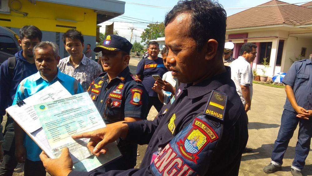 Jamin Keselamatan Penumpang, Puluhan Sopir Bus di Cirebon Dites Urine