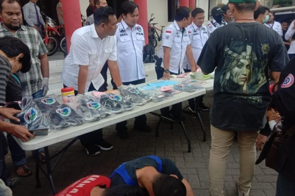Lolos di Bandara, Kurir dari Aceh Selundupkan Sabu di Sol Sepatu