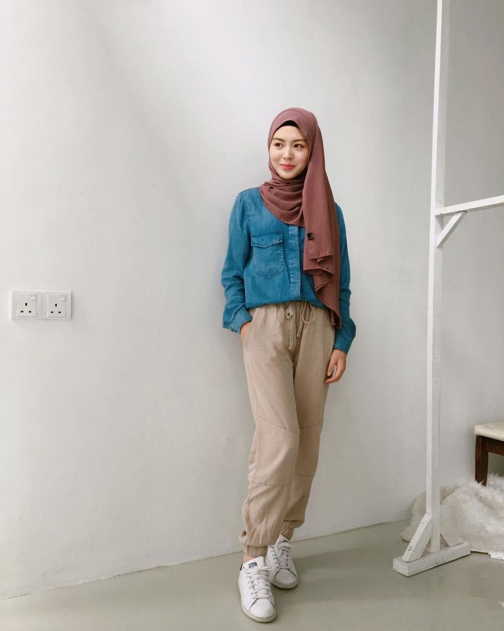 9 Inspirasi Ootd Hijab Dengan Jogger Pants Swag Stylish