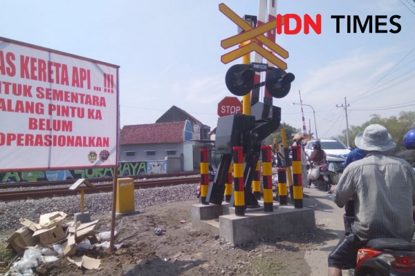 Dua Perlintasan Sebidang di Kabupaten Madiun Dilengkapi Palang Pintu