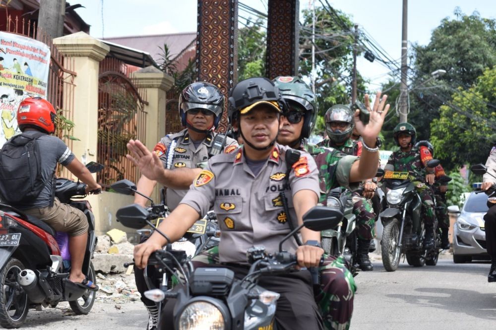 Cek Keamanan Gereja Jelang Natal, Personel Gabungan Patroli Bermotor