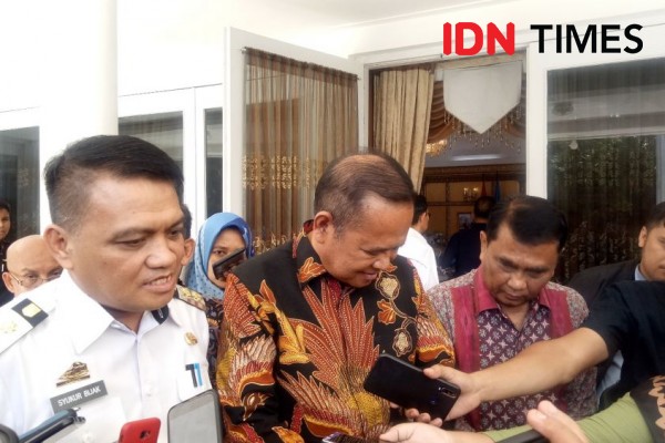 Bupati Serahkan Proposal Pemekaran Luwu Tengah ke Gubernur Sulsel
