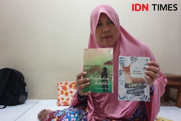 Melyani Dwi Astuti, 26 Tahun Jadi Guru Honorer Sembari Menulis Buku