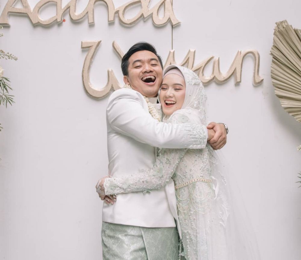 Sah, 10 Potret Manis Pernikahan YouTuber Wayan Ixora dan Adinda Amira