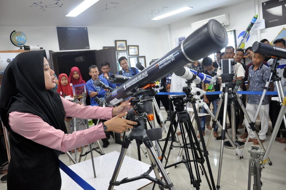 Warga Makassar Bisa Saksikan Gerhana Bulan Total di Kantor BMKG