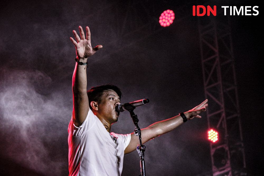 [FOTO] Ketika Aksi Panggung Noah Pecahkan Kerinduan Sahabat di Bandung