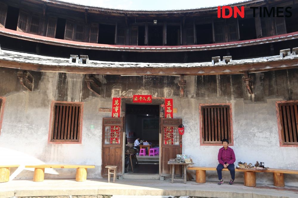 Arsitektur Unik ala Benteng, Rumah Bumi Suku Hakka Fujian Tulou