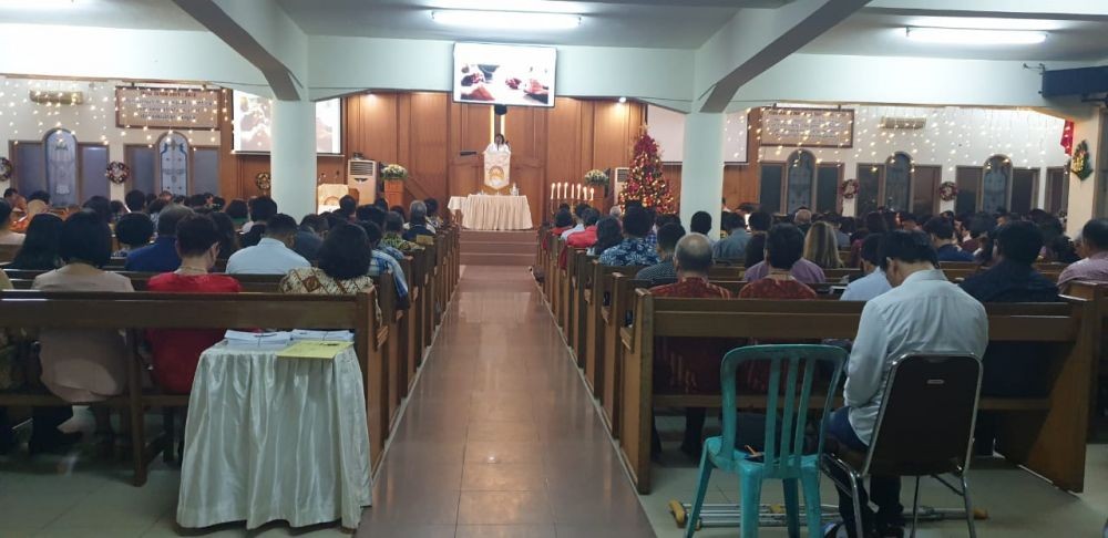 Kental Nuansa Tiongkok, Misa Malam Natal di Gereja Santa Theresia 
