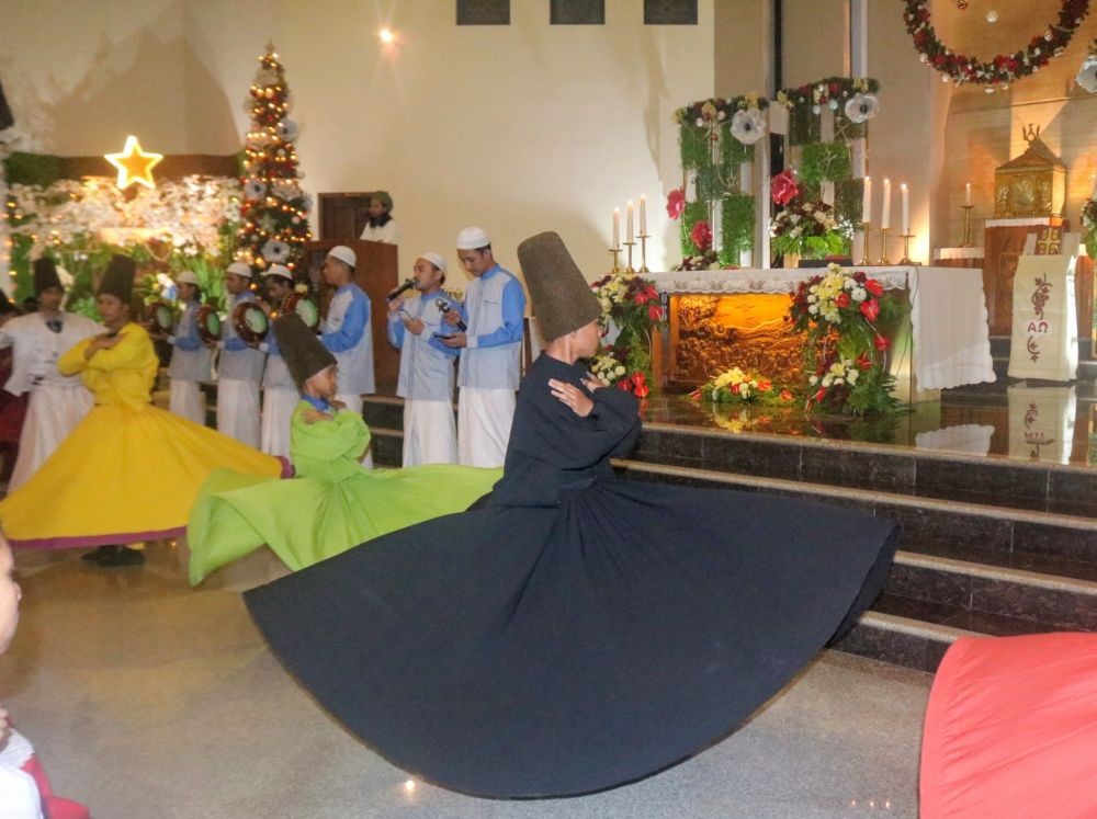 Syiir Tanpo Waton dan Tari Sufi Meriahkan Natal di Kota Malang