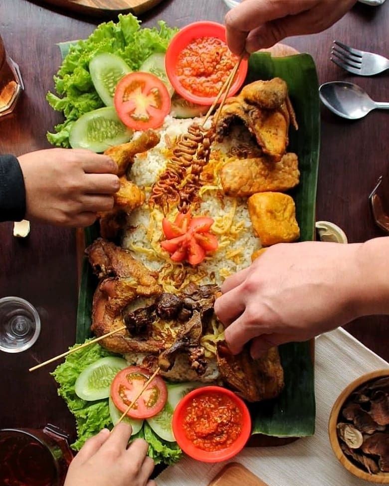 10 Tempat Makan di Tebet yang Santuy dan Enak