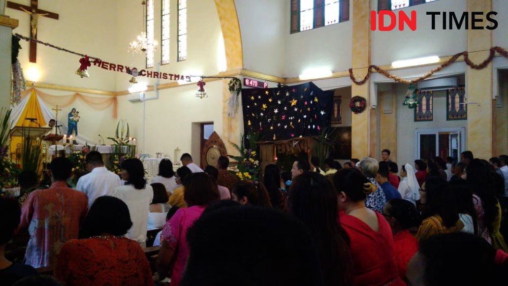 Misa Natal, Sebuah Patung Pasien COVID-19 Dipasang di Gereja Bongsari