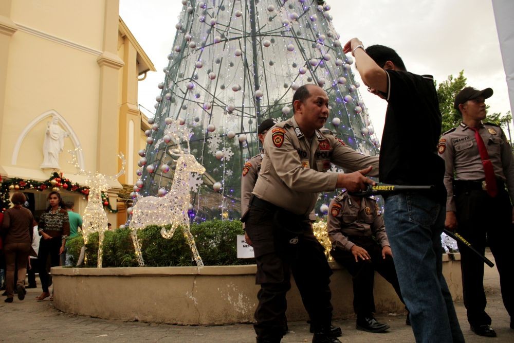 Natal saat Pandemik, Umat Katolik Semarang Lebih Khidmat Berdoa
