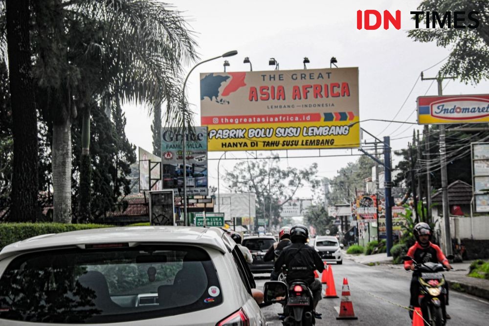 Hampir Melahirkan, Ibu Hamil Terjebak Macet di Jalur Wisata Lembang