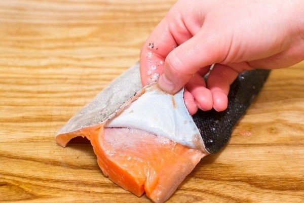 Resep Bikin Kulit Salmon Krispi, Gurih dan Renyahnya Tahan Lama