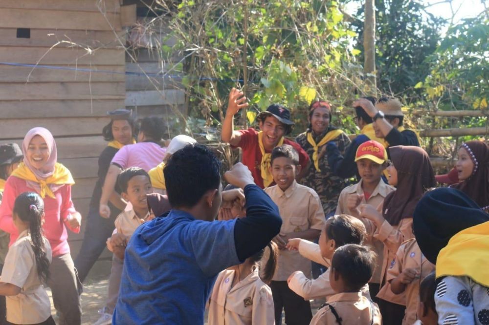 Usia Genap 5 Tahun, Sokola Kaki Langit Rayakan Milad di Pelosok Bone