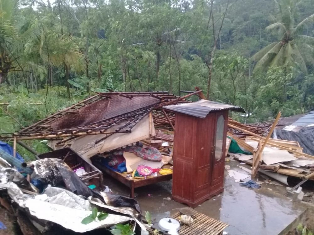 Hujan dan Angin Kencang Terjang Gunungkidul, 527 Rumah Warga Rusak 