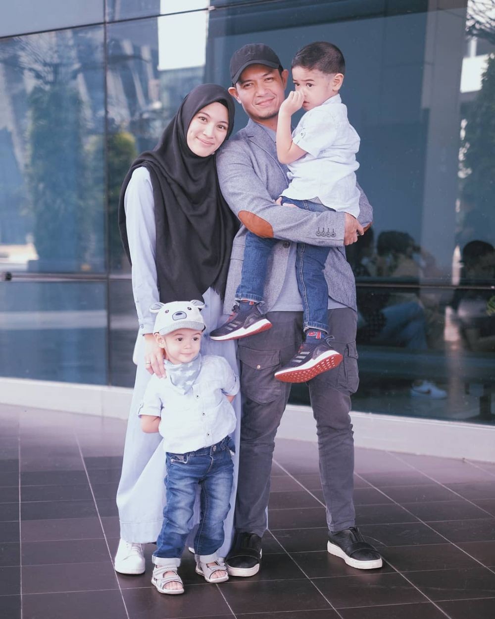 Ulang Tahun ke-28, 10 Potret Alyssa Soebandono yang Sayang Keluarga