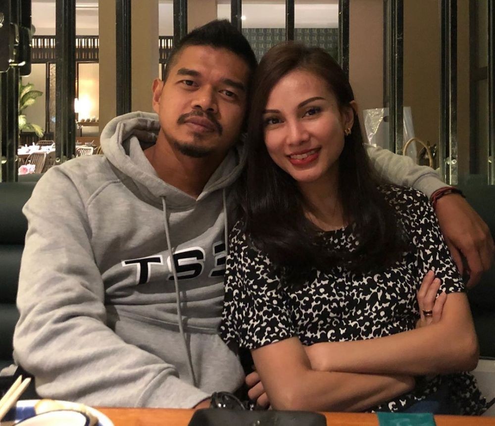 Bepe Bikin Baper! Ini Potret Mesra Eks Bomber Persija dan Sang Istri