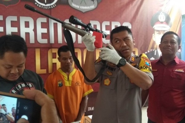 Simpan Senjata Api Ilegal di Rumah, Dua Warga Lamongan Diciduk Polisi