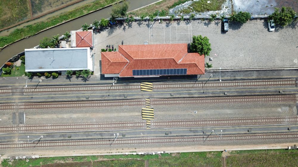 Pertama di Indonesia, Stasiun Kereta Batang Pakai Listrik Tenaga Surya