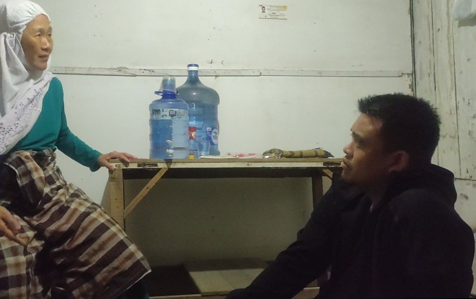 Nenek Khadijah Penderita Kaki Gajah Terharu Dikunjungi Bobby Nasution