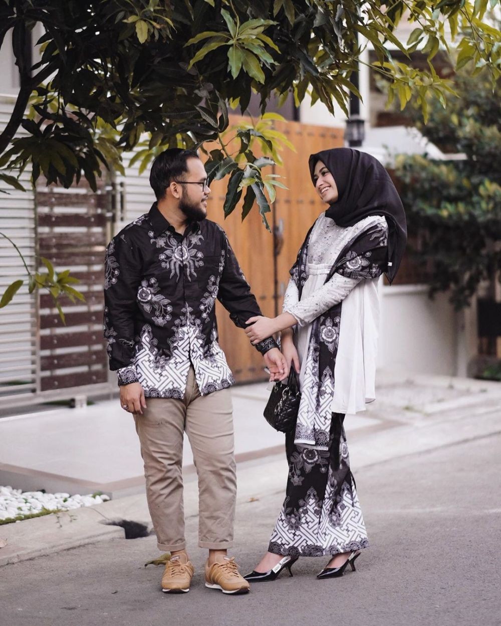 Serasi dan Kompak, 10 Referensi Kebaya Couple di Bawah Rp500 ribu