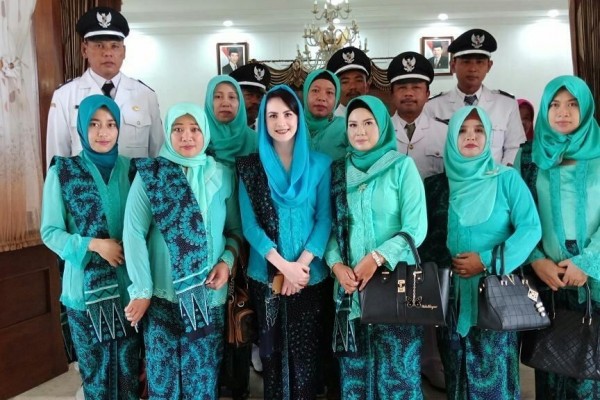 Jarang Terekspose, 10 Artis Ini Ternyata Sudah Jadi Istri Abdi Negara