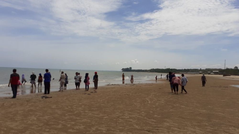 Berlibur ke Pantai Sowan Tuban, Wisata Alam hingga Wahana Permainan