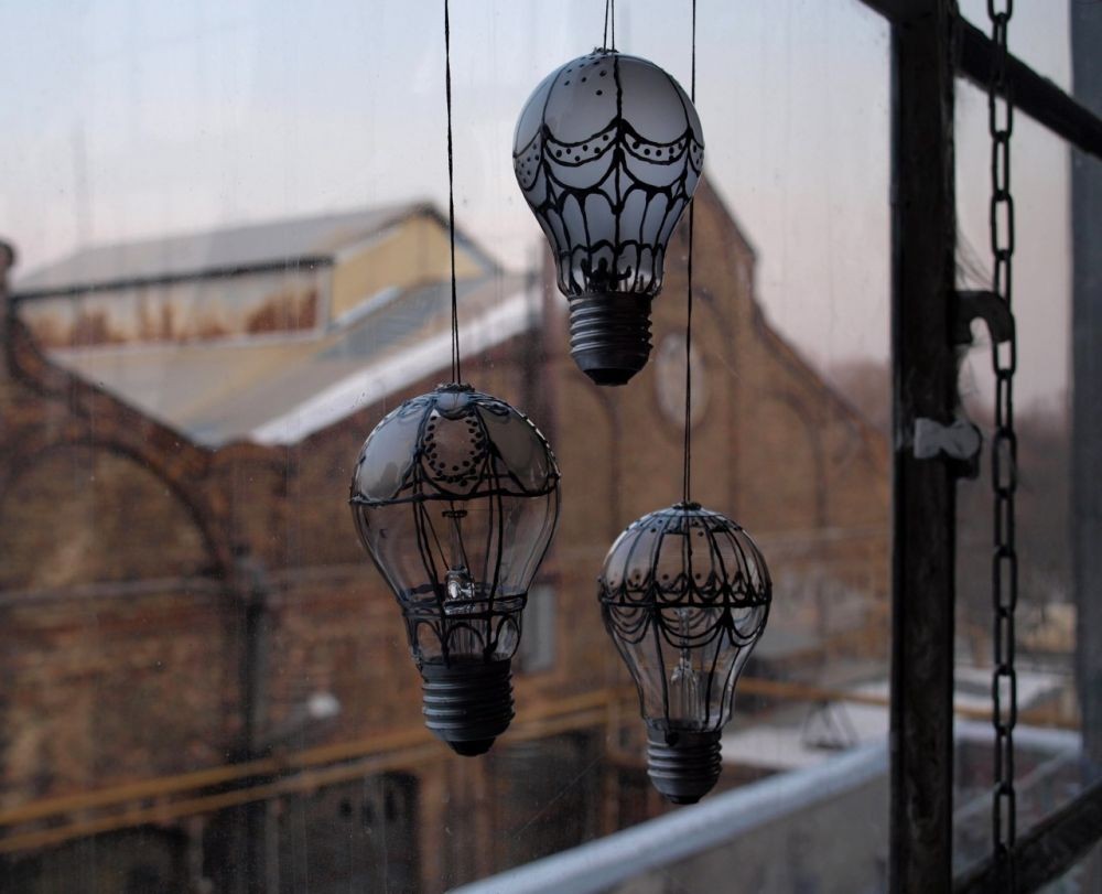 Instagramable! Ini Ide Kreatif Bikin Dekorasi dari Bohlam Lampu Bekas