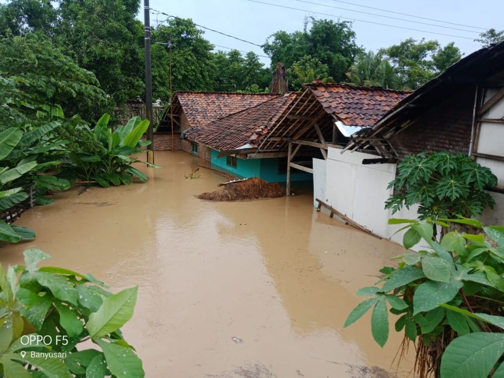 Hujan Deras Awal 2020, Ratusan Rumah di Karawang Terendam Banjir 