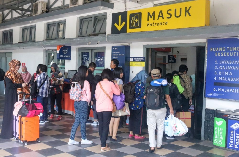 Banjir Jakarta, Kedatangan Kereta Api di Stasiun Kota Malang Normal 
