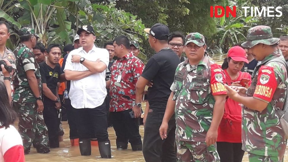 Blusukan ke Wilayah Banjir, Bupati Tangerang Janji Akan Bantu Warga