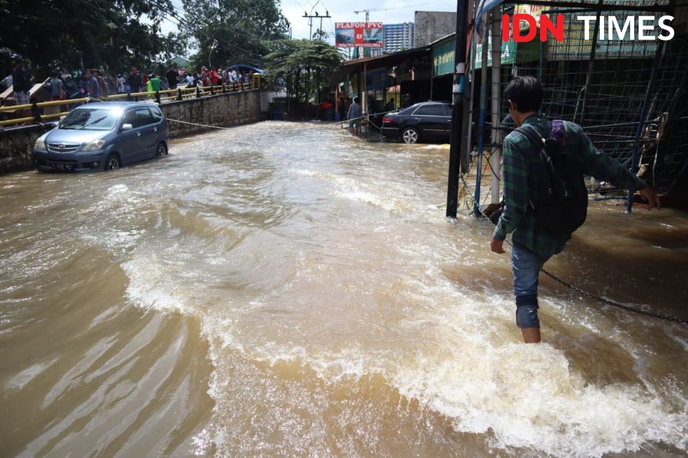 50 Rumah Terendam Banjir di Curug Tangerang, Warga Mengungsi