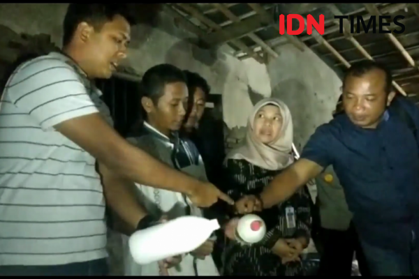 Polisi Gerebek Gudang Botol Pestisida Palsu di Brebes