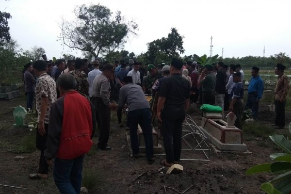 Mertuanya Diduga Dibunuh, Sekda Lamongan: Ibu Masih Pakai Mukena