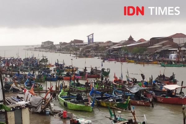 Tak Melaut, Penuhi Kebutuhan Nelayan Tambaklorok Utang ke Bank Plecit