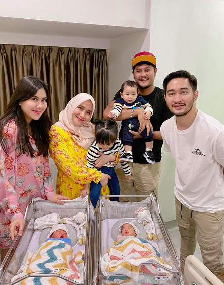 Jadi Bayi Kembar Paling Hits, 10 Artis yang Jenguk Anak Syahnaz & Jeje