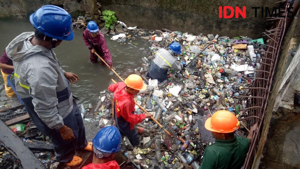 Pemkot Makassar Ajak Masyarakat Ganti Botol Plastik dengan Tumbler
