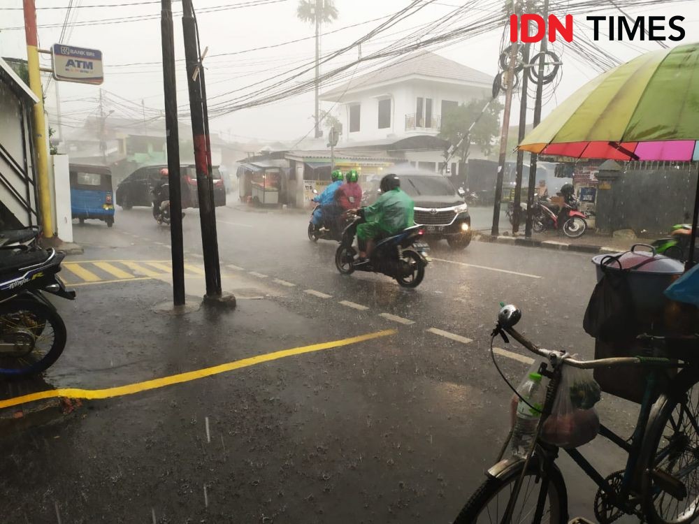 BMKG: Makassar Hujan Lebat dan Angin Kencang 4 Hari ke Depan