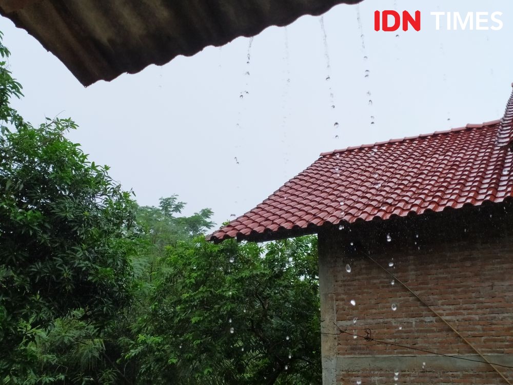 Viral! Banjir di Gunung Merbabu, Tenda Pendaki Hanyut Masuk ke Jurang