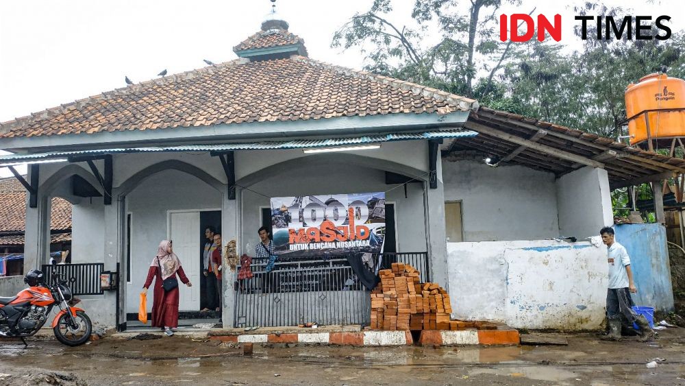 Dihantam Banjir, Masjid di KBB Rusak dan Merugi Puluhan Juta