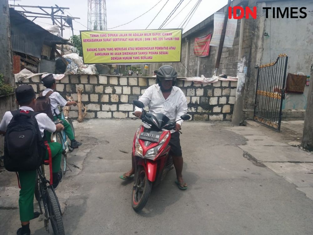 Polemik Kepemilikan Tanah, Jalan Tambak Wedi Surabaya Ditembok