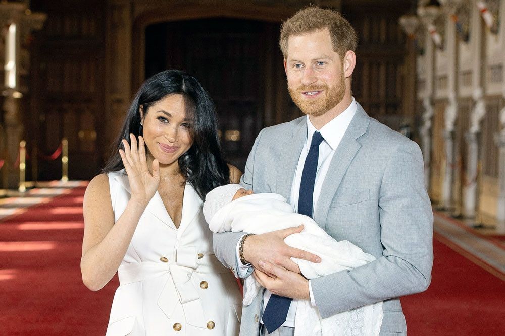 10 Potret Hangat Pangeran Harry Momong baby Archie, Kompaknya Juara!