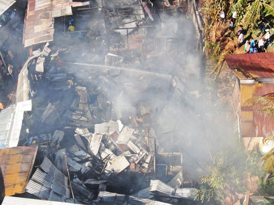 Enam Rumah di Belakang Apartemen Pertamina Balikpapan Kebakaran