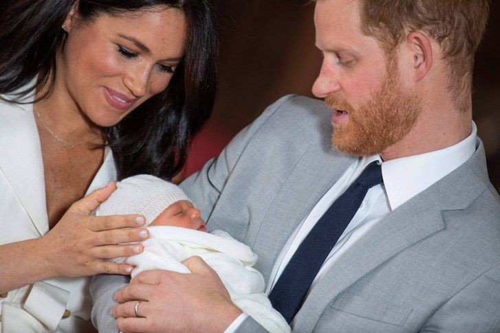 10 Potret Hangat Pangeran Harry Momong baby Archie, Kompaknya Juara!