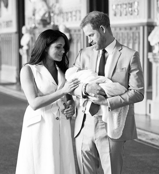 10 Potret Hangat Pangeran Harry Momong baby Archie, Kompaknya Juara!