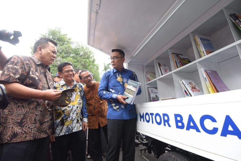 Tingkatkan Budaya Literasi, Ridwan Kamil Hibahkan 24 Motor Baca 