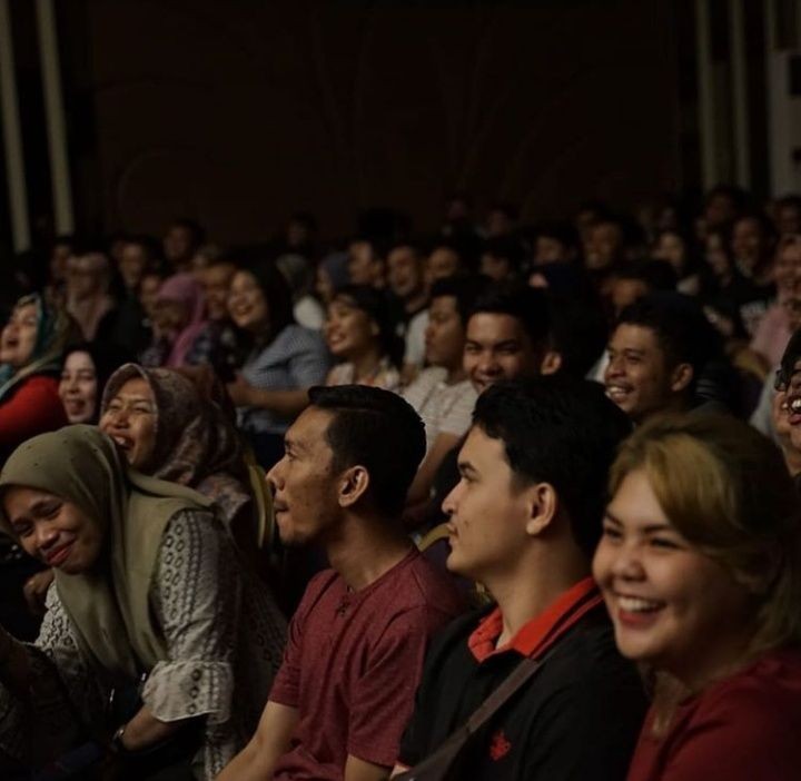 Show Tunggal Pertama, Ilham Abay Kaget Jumlah Penonton Membludak