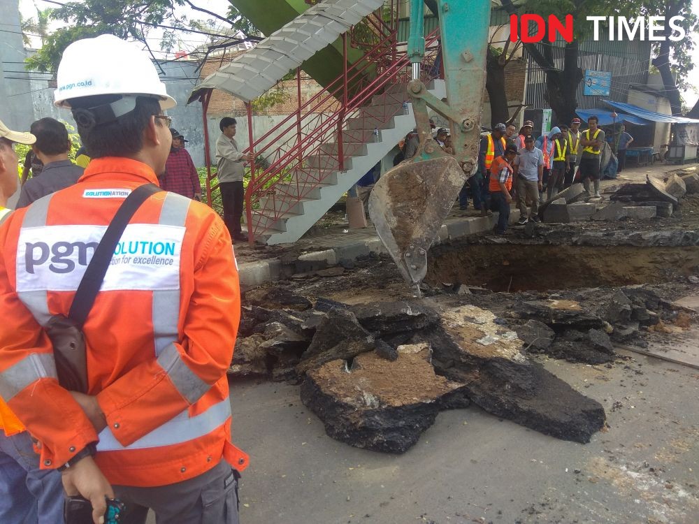 Bantah Jadi Penyebab Jalan Daan Mogot Ambles, PDAM TKR: Akibat Longsor