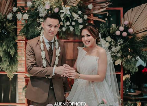 Sah Suami-Istri! Ini 10 Momen Mesra Marcell Darwin dan Nabila Faisal